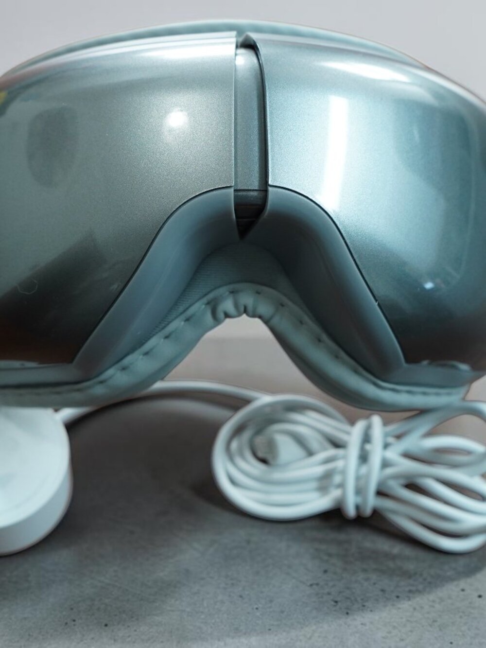 Renpho Eye Massager with Heat & Bluetooth - Excellent Condition